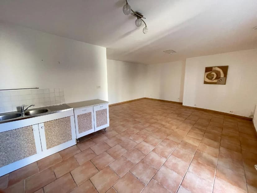 thumbnail of estate's photo