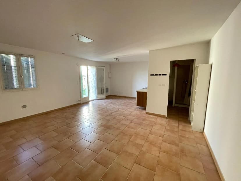 thumbnail of estate's photo