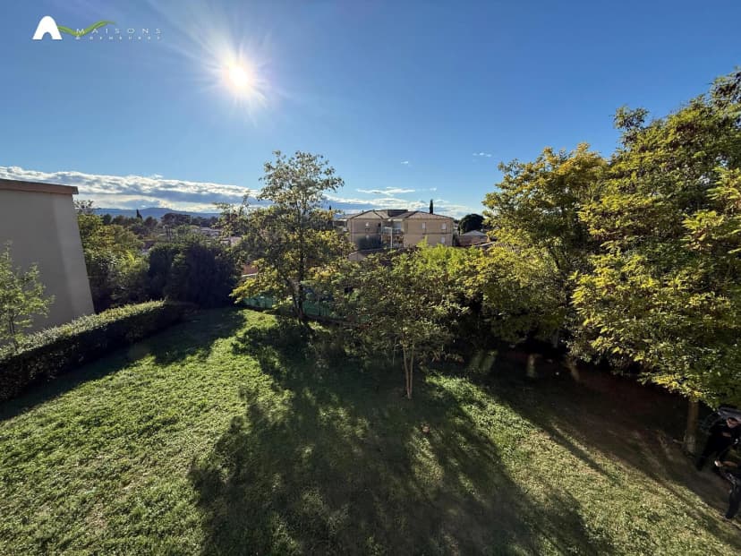 thumbnail of estate's photo