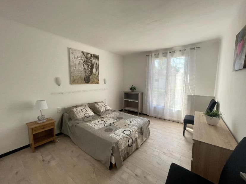 thumbnail of estate's photo