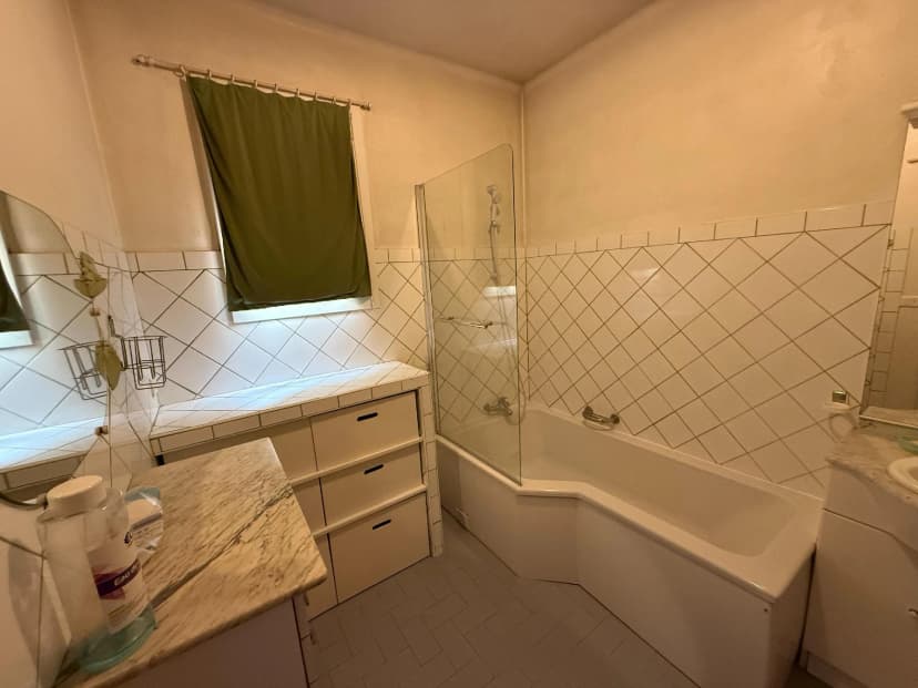 thumbnail of estate's photo