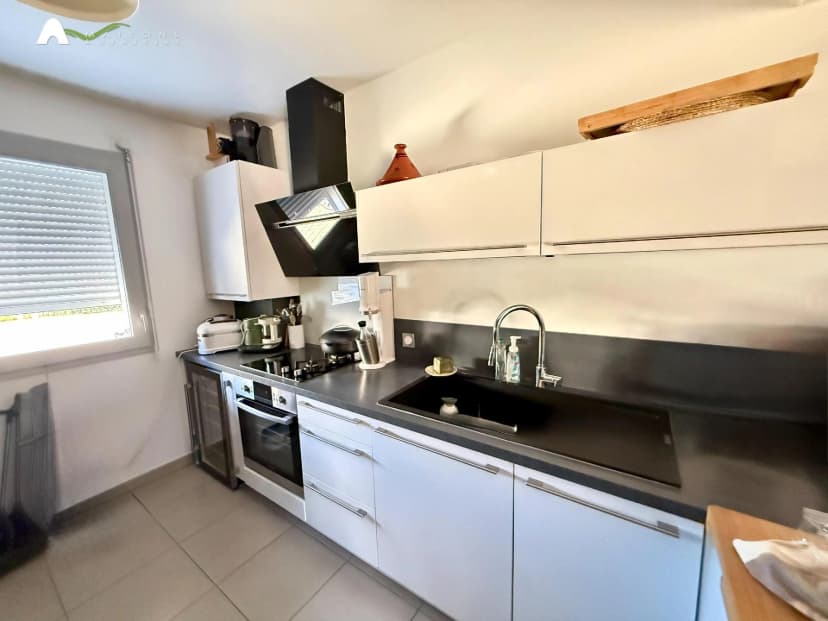 thumbnail of estate's photo