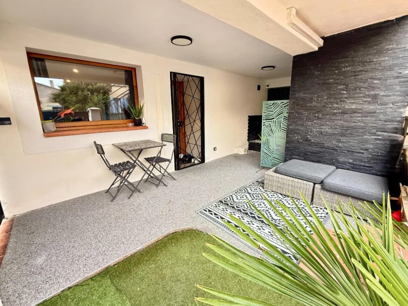 thumbnail of estate's photo