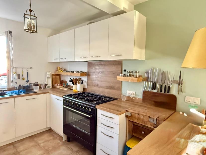 thumbnail of estate's photo